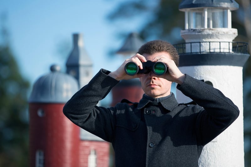 TP roll binoculars